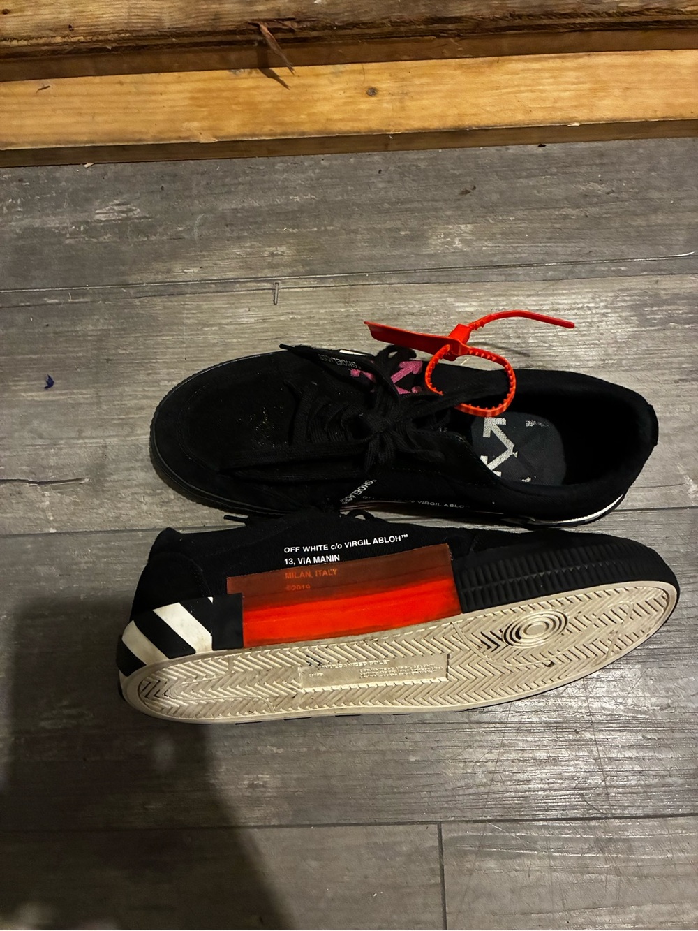 Off-White Black Low-Top Sneakers with Red Zip Tie Accent